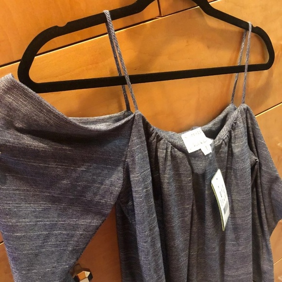 Nicole Miller cut out shoulder blouse P - Picture 4 of 4